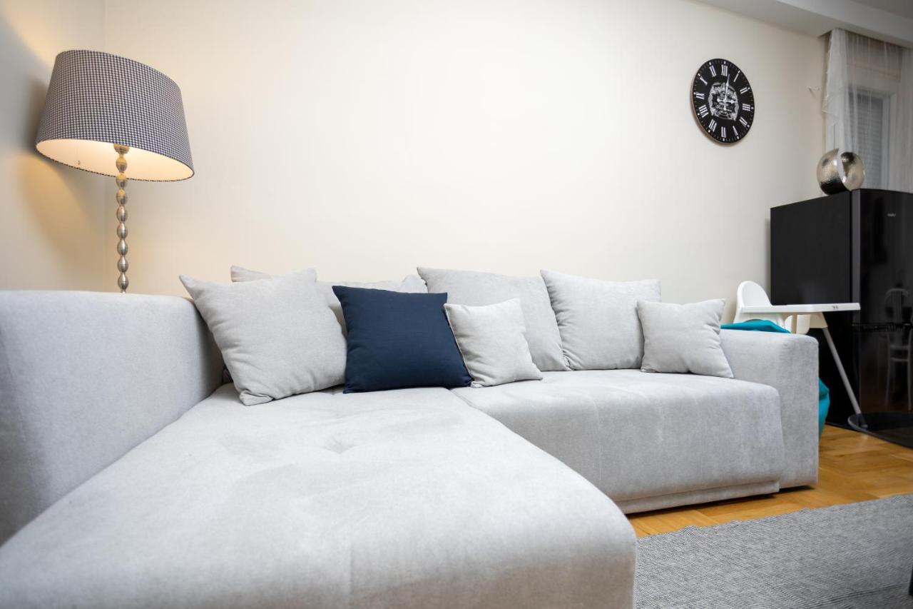 Golden Hour Apartment Budapest Bagian luar foto