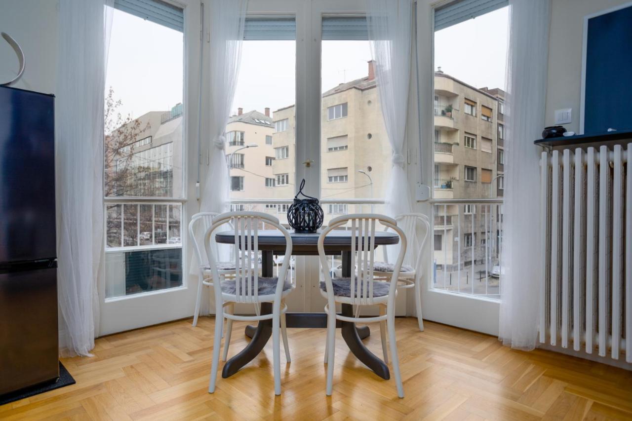 Golden Hour Apartment Budapest Bagian luar foto